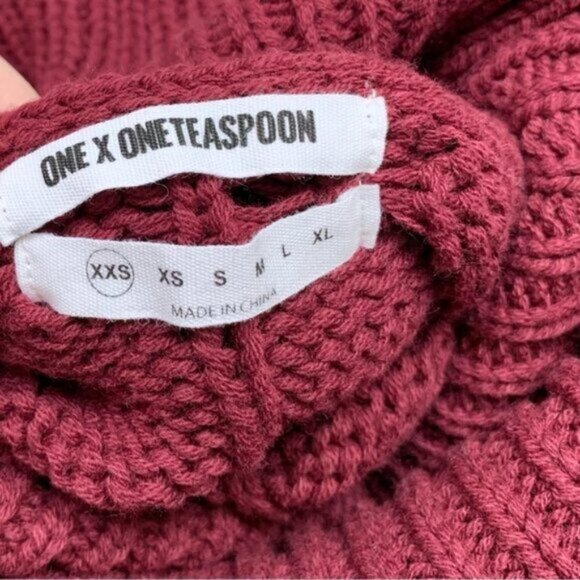 FREE PEOPLE OTS Womens Turtleneck Sweater Chunky Cable Knit Long sleeve Burgundy - Picture 13 of 16